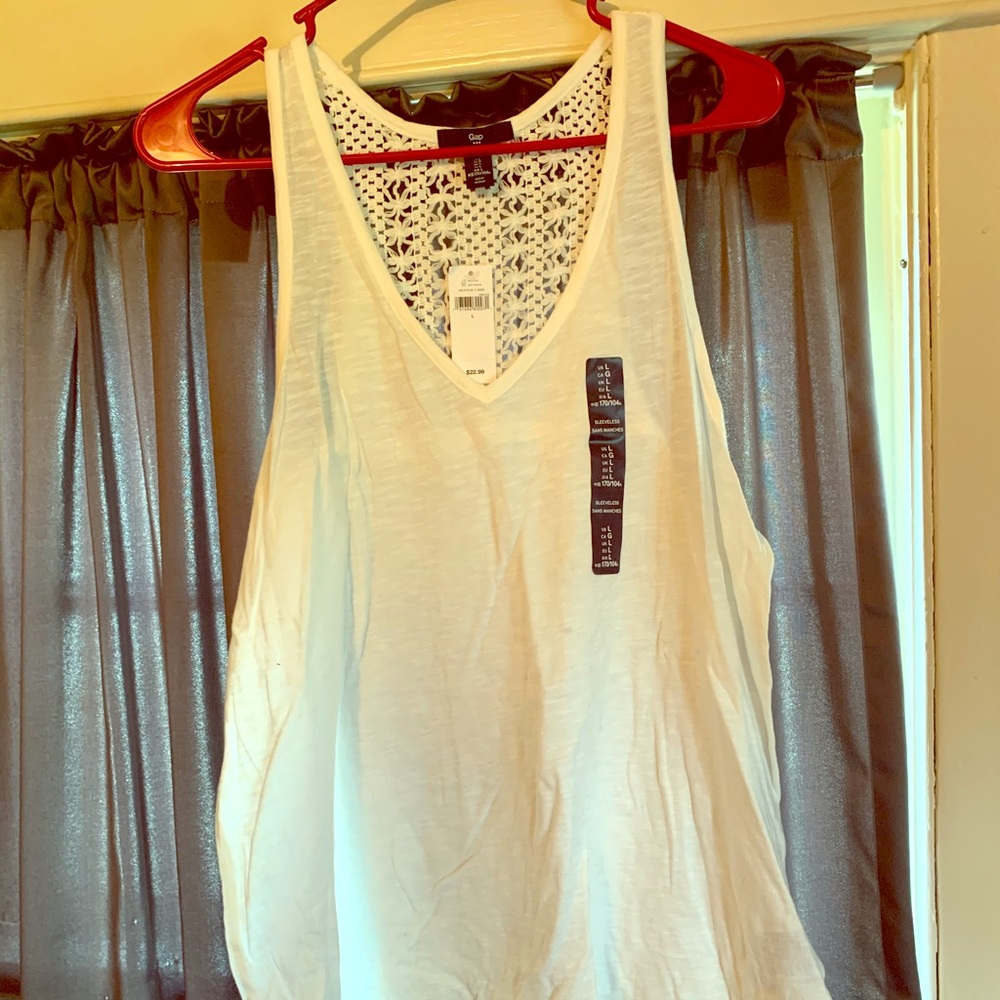 NWT white tank